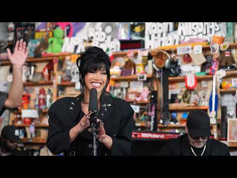 Cardi B dans Tiny Desk